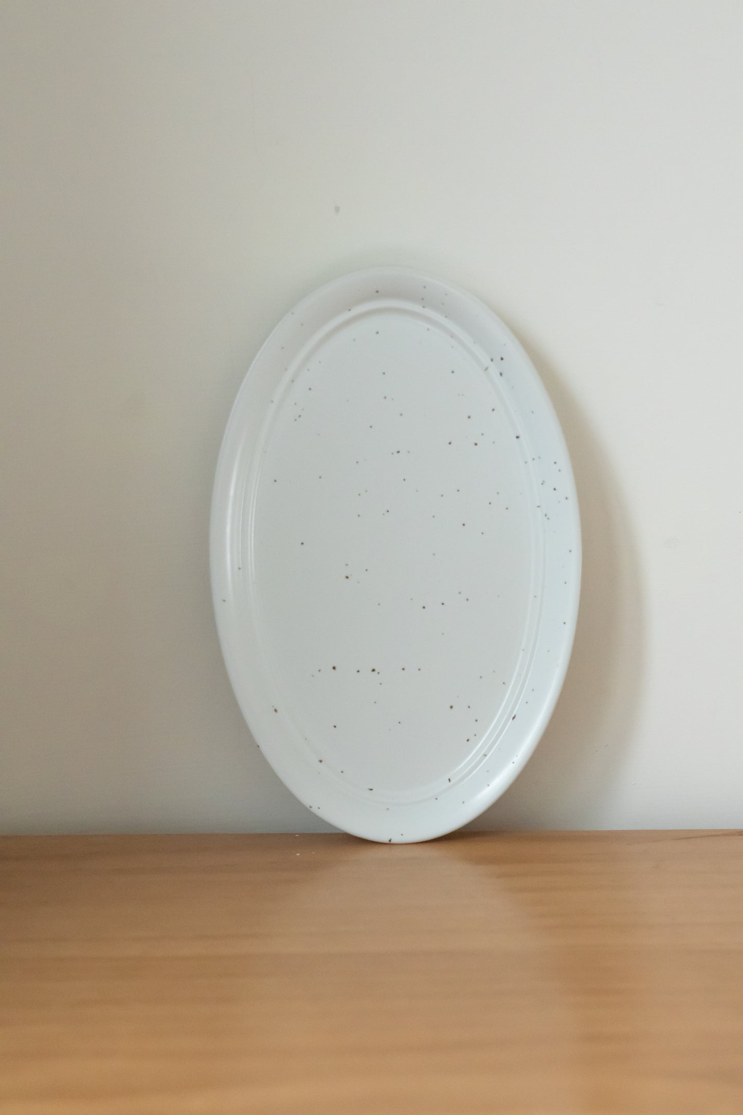 Urban oval shallow plate